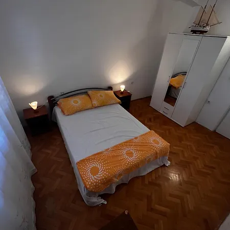 아파트 Leila 트로기르