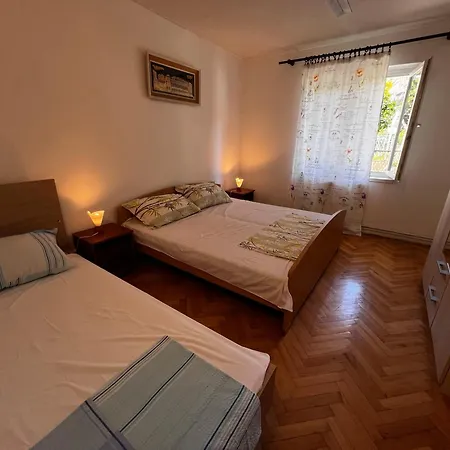 아파트 Leila 트로기르