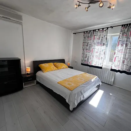 Leila 公寓 特罗吉尔